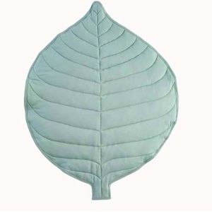 Kate Quinn, leaf mat, NIB